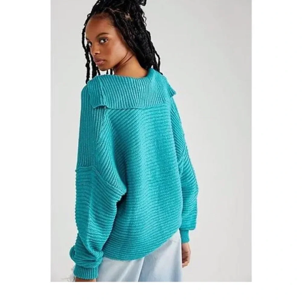Free People Teal Oversized V Neck Sweater. NWT Retails for $108.00